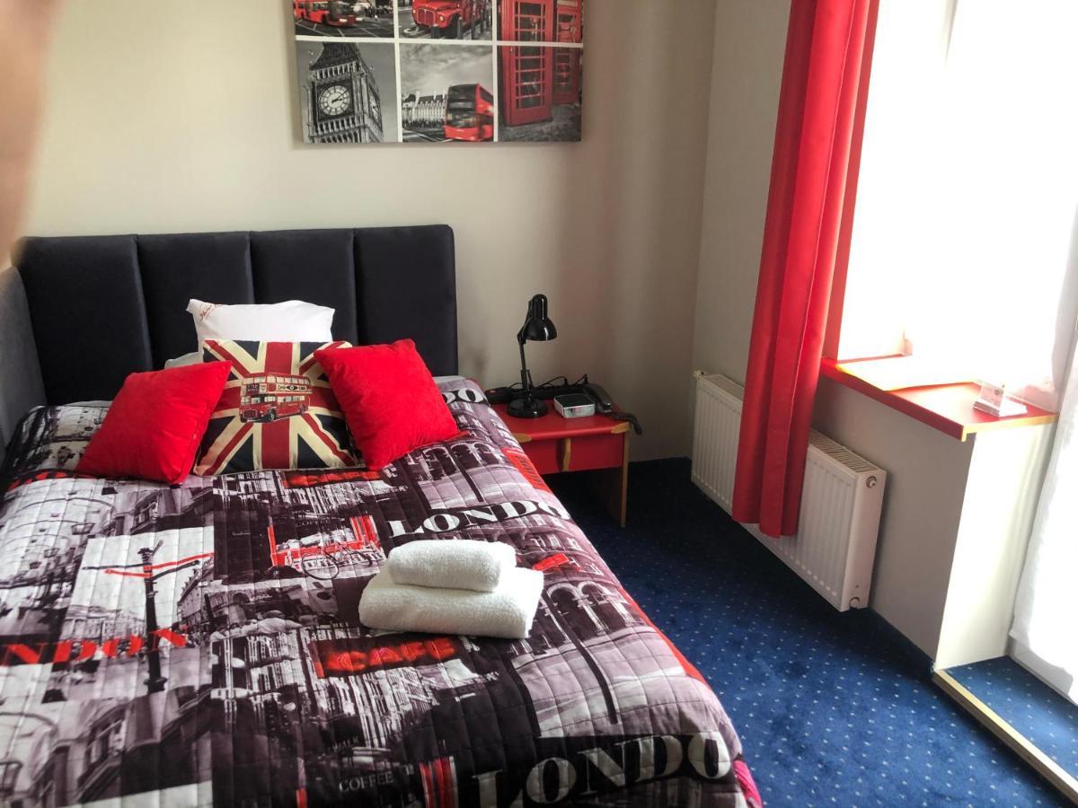 Hotel Bella يلينيا غورا المظهر الخارجي الصورة