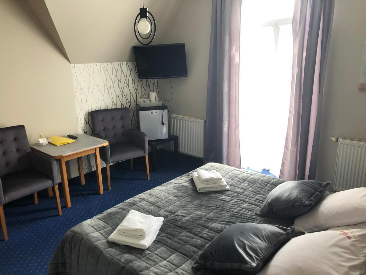 Hotel Bella يلينيا غورا المظهر الخارجي الصورة