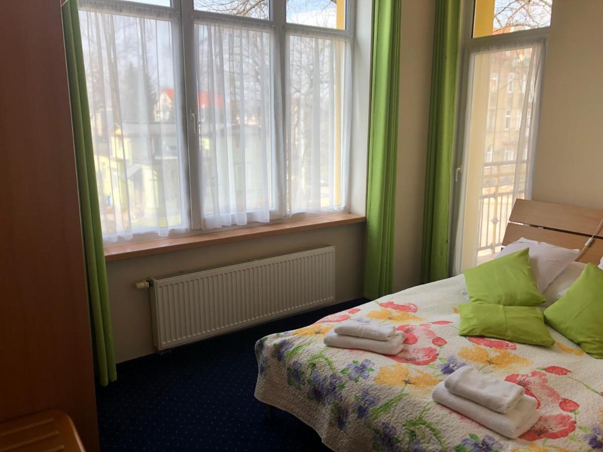 Hotel Bella يلينيا غورا المظهر الخارجي الصورة