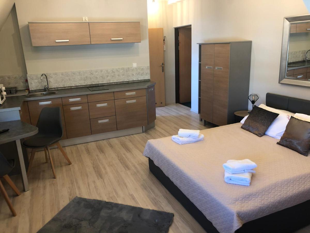 Hotel Bella يلينيا غورا المظهر الخارجي الصورة