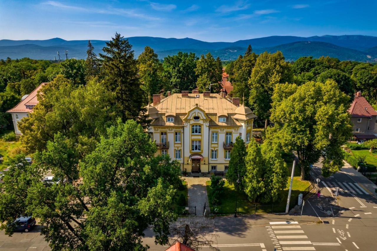 Hotel Bella يلينيا غورا المظهر الخارجي الصورة