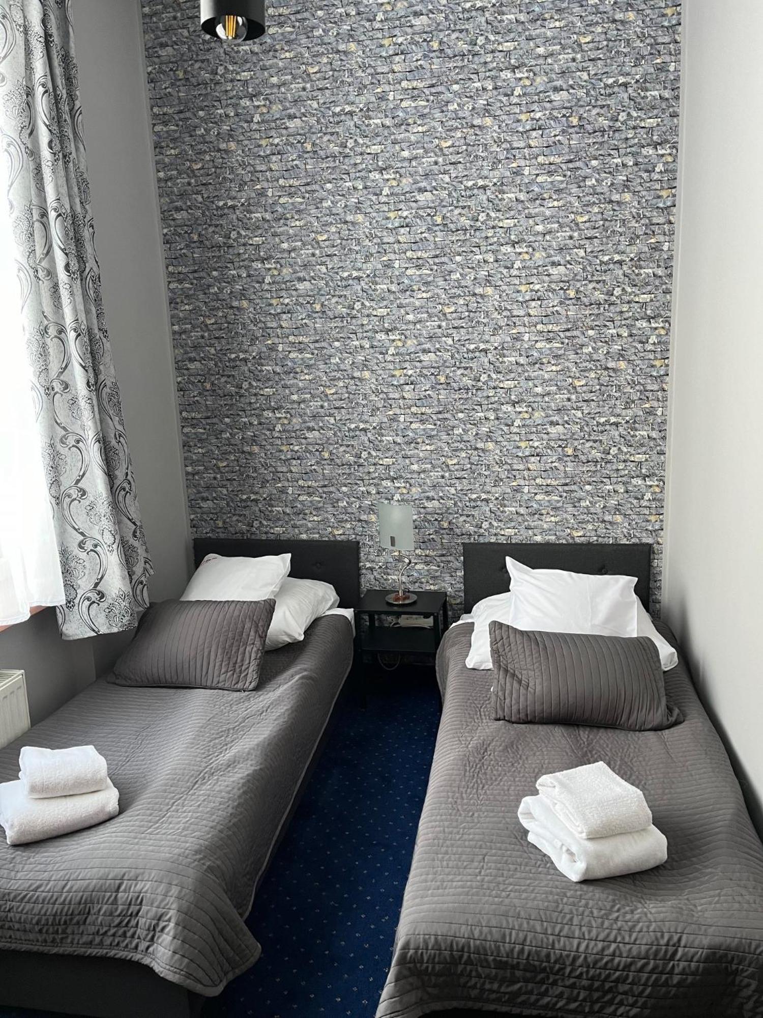 Hotel Bella يلينيا غورا المظهر الخارجي الصورة