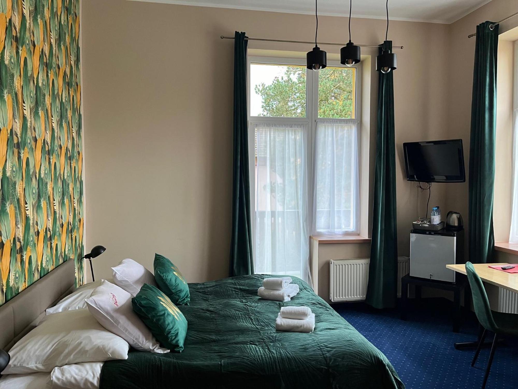 Hotel Bella يلينيا غورا المظهر الخارجي الصورة