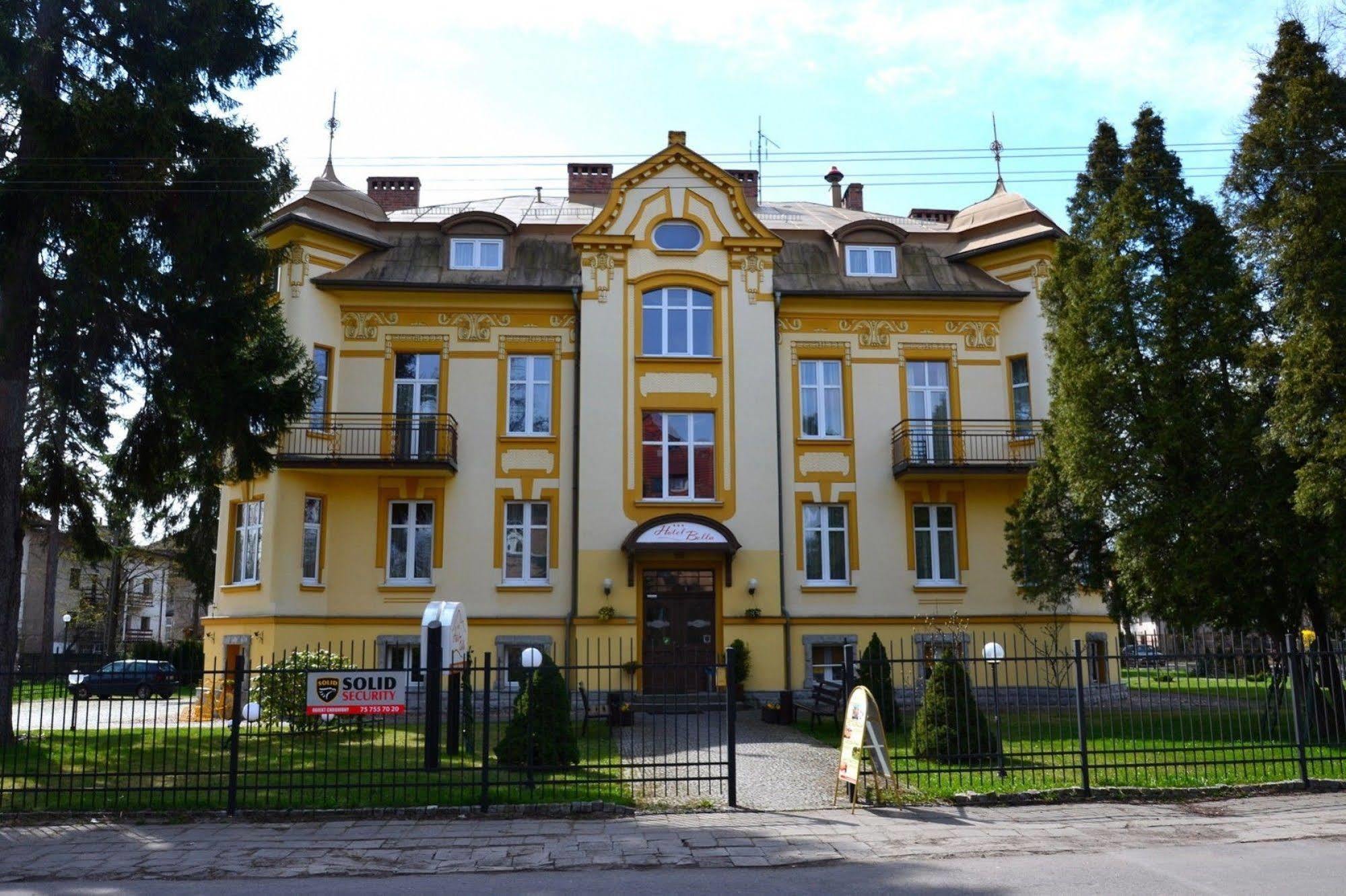Hotel Bella يلينيا غورا المظهر الخارجي الصورة