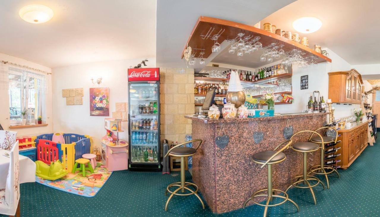 Hotel Bella يلينيا غورا المظهر الخارجي الصورة