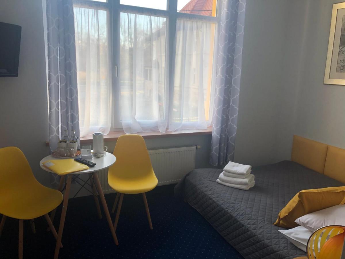 Hotel Bella يلينيا غورا المظهر الخارجي الصورة